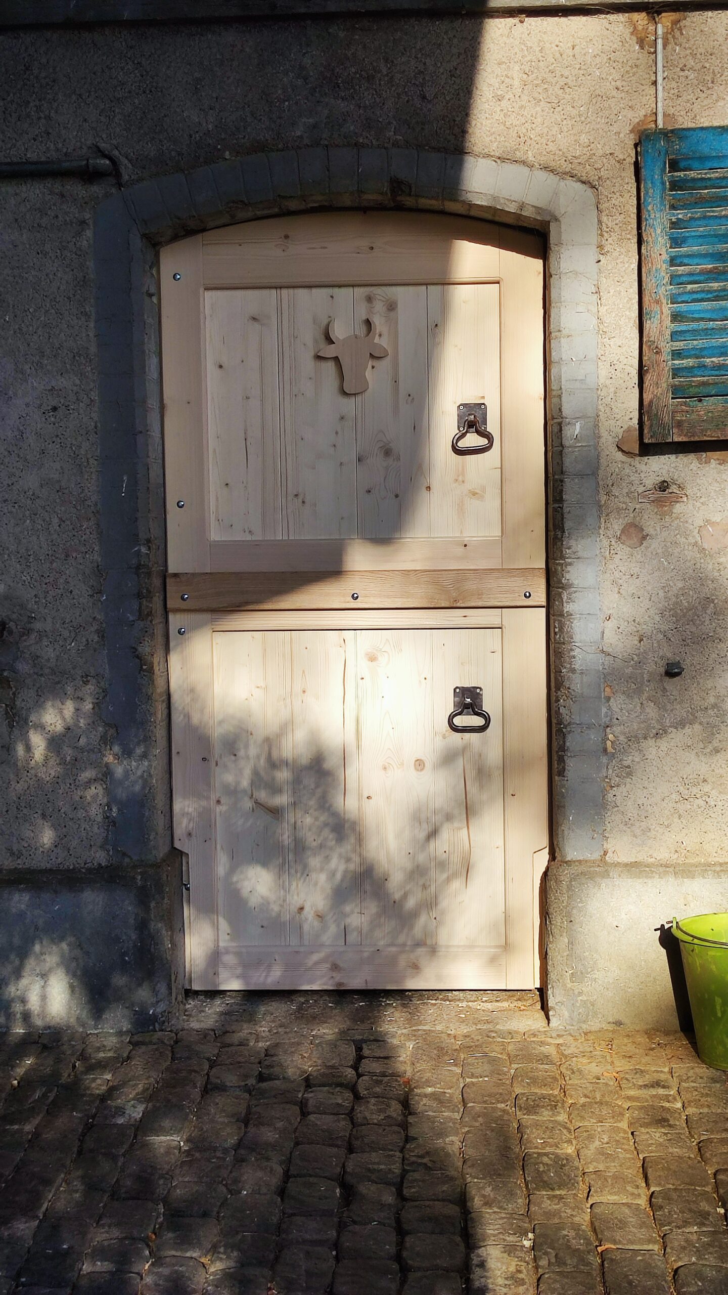 Stalltor und Stalltür Herrenschwanden